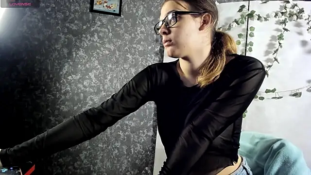 KIKI Krash online show from 03/20/26, 10:27