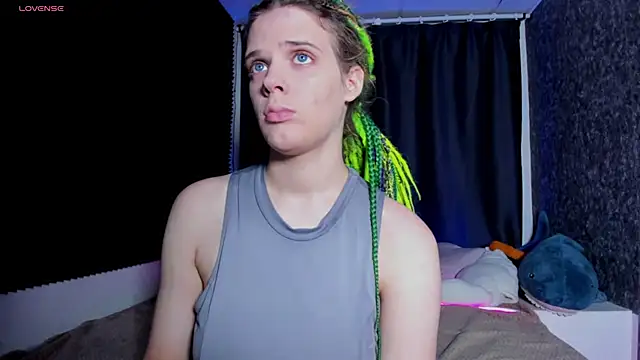 KIKI Krash online show from 10/25/25, 10:03