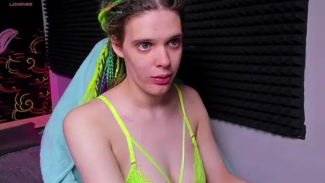 KIKI Krash online show from 11/18/25, 10:07