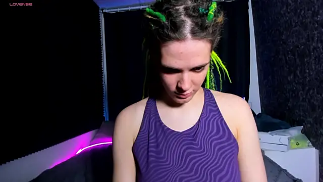 KIKI Krash online show from 11/30/25, 10:49