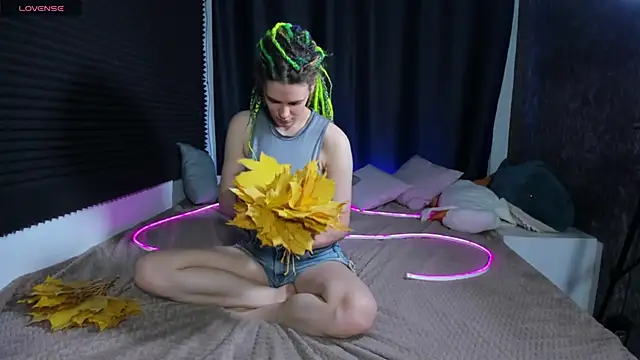 KIKI Krash online show from 10/21/25, 10:36