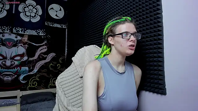 Snapshot of KIKI_Krash chatting on 09/16/25, 10:49 KIKI Krash online show from 09/16/25, 10:49