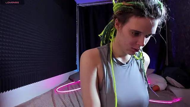 KIKI Krash online show from 10/24/25, 10:58