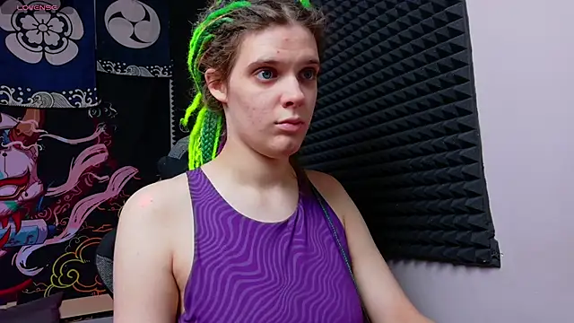 KIKI Krash online show from 11/28/25, 10:04