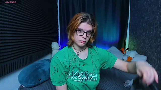 Snapshot of KIKI_Krash chatting on 02/28/25, 03:15 KIKI Krash online show from 02/28/25, 03:15