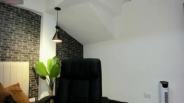 Dantesuarez28 online show from 02/05/26, 08:32