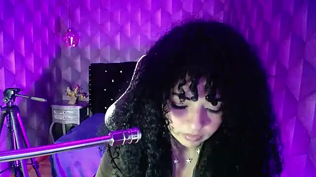 Snapshot of Sofiacowperx chatting on 03/05/25, 08:00 Sofiacowperx online show from 03/05/25, 08:00