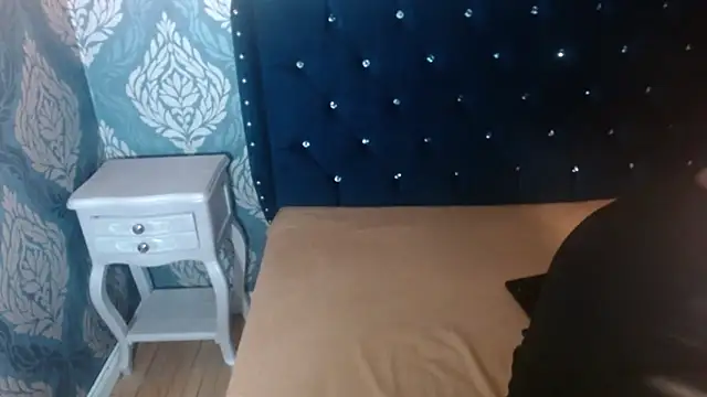 Sofiacowperx online show from 11/08/25, 06:55