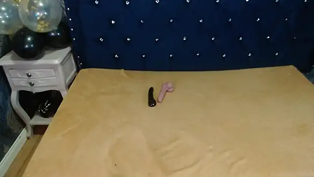 Sofiacowperx online show from 04/18/26, 07:07