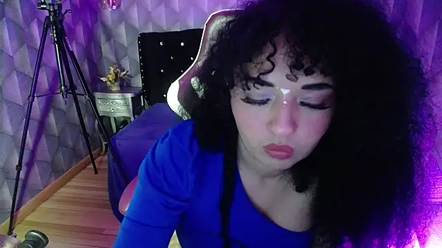 Snapshot of Sofiacowperx chatting on 02/16/25, 09:04 Sofiacowperx online show from 02/16/25, 09:04