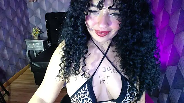 Snapshot of Sofiacowperx chatting on 02/24/25, 01:53 Sofiacowperx online show from 02/24/25, 01:53