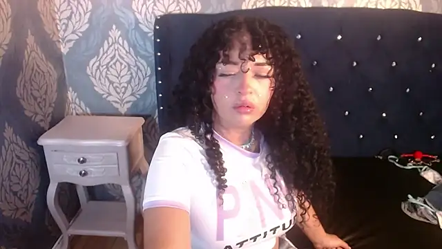 Sofiacowperx online show from 11/17/25, 01:37