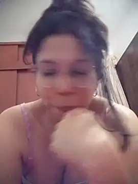 Carliina Soussa online show from 05/25/26, 12:54