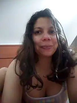 Snapshot of Carliina_Soussa chatting on 03/04/25, 01:55 Carliina Soussa online show from 03/04/25, 01:55