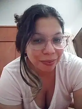 Snapshot of Carliina_Soussa chatting on 06/11/26, 10:40 Carliina Soussa online show from 06/11/26, 10:40