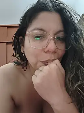 Snapshot of Carliina_Soussa chatting on 07/14/26, 02:05 Carliina Soussa online show from 07/14/26, 02:05