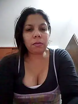 Snapshot of Carliina_Soussa chatting on 03/02/25, 11:17 Carliina Soussa online show from 03/02/25, 11:17