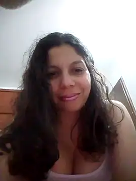 Snapshot of Carliina_Soussa chatting on 03/03/25, 10:52 Carliina Soussa online show from 03/03/25, 10:52