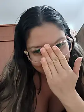 Snapshot of Carliina_Soussa chatting on 07/02/26, 12:00 Carliina Soussa online show from 07/02/26, 12:00