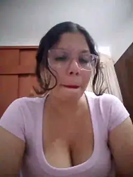 Snapshot of Carliina_Soussa chatting on 03/24/26, 01:38 Carliina Soussa online show from 03/24/26, 01:38