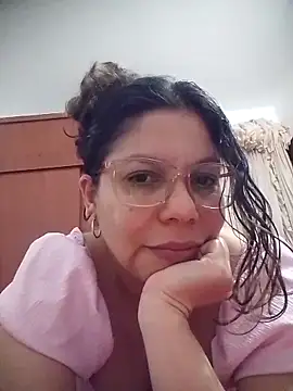 Snapshot of Carliina_Soussa chatting on 06/17/26, 12:00 Carliina Soussa online show from 06/17/26, 12:00