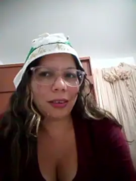 Carliina Soussa online show from 12/17/25, 10:37