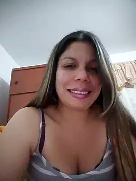 Snapshot of Carliina_Soussa chatting on 09/13/25, 12:32 Carliina Soussa online show from 09/13/25, 12:32