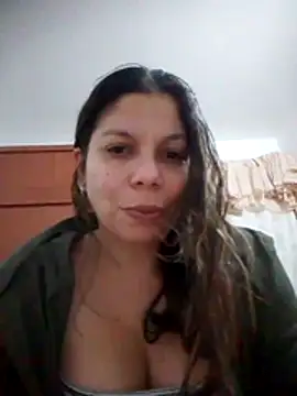 Snapshot of Carliina_Soussa chatting on 10/09/25, 10:21 Carliina Soussa online show from 10/09/25, 10:21