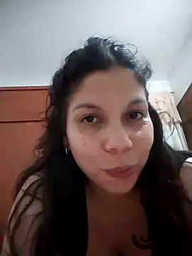 Snapshot of Carliina_Soussa chatting on 03/22/25, 04:56 Carliina Soussa online show from 03/22/25, 04:56