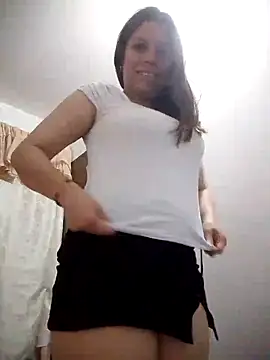 Snapshot of Carliina_Soussa chatting on 09/13/25, 10:43 Carliina Soussa online show from 09/13/25, 10:43