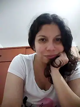 Snapshot of Carliina_Soussa chatting on 03/07/25, 10:21 Carliina Soussa online show from 03/07/25, 10:21