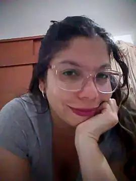 Snapshot of Carliina_Soussa chatting on 03/07/26, 02:18 Carliina Soussa online show from 03/07/26, 02:18