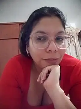 Snapshot of Carliina_Soussa chatting on 06/26/26, 10:37 Carliina Soussa online show from 06/26/26, 10:37