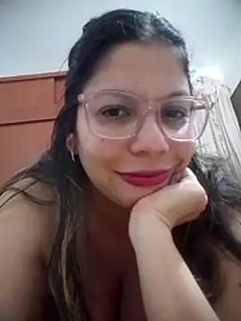 Snapshot of Carliina_Soussa chatting on 04/08/26, 11:28 Carliina Soussa online show from 04/08/26, 11:28