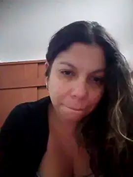 Snapshot of Carliina_Soussa chatting on 03/07/26, 10:26 Carliina Soussa online show from 03/07/26, 10:26