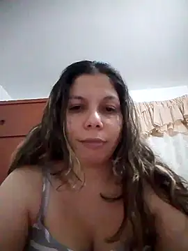 Snapshot of Carliina_Soussa chatting on 10/02/25, 10:24 Carliina Soussa online show from 10/02/25, 10:24
