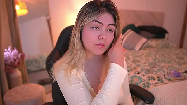 Lau Bee online show from 11/01/25, 04:45