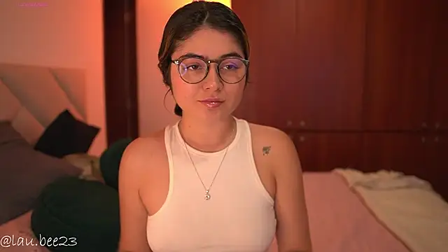 Lau Bee online show from 07/04/26, 06:12