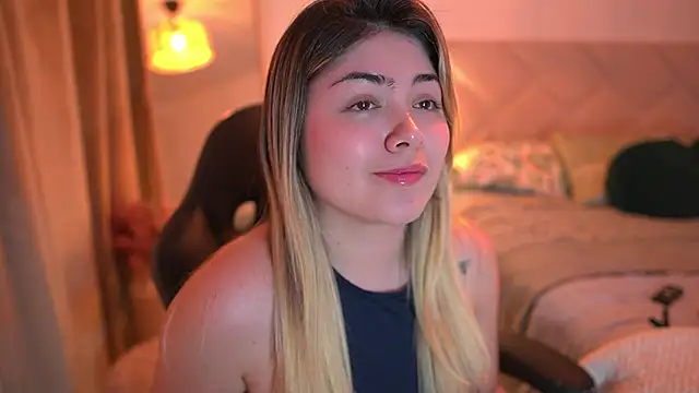 Lau Bee online show from 11/28/25, 01:17