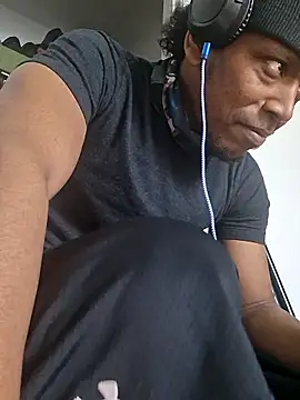 bigboytoy912 online show from 04/27/26, 07:56