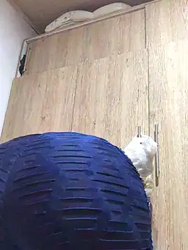 Abigail Cowen online show from 12/16/25, 03:38