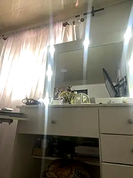 Abigail Cowen online show from 11/02/25, 01:27