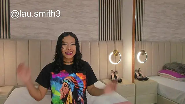 laura smith33 online show from 10/30/25, 02:36