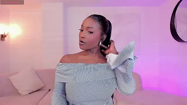 Snapshot of SavannahStorm chatting on 12/05/25, 07:45 SavannahStorm online show from 12/05/25, 07:45