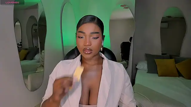 SavannahStorm online show from 04/10/26, 12:34