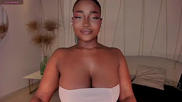 SavannahStorm online show from 06/03/26, 11:55