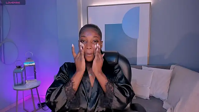 Snapshot of SavannahStorm chatting on 12/04/25, 10:47 SavannahStorm online show from 12/04/25, 10:47