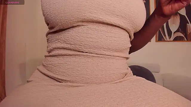 Snapshot of SavannahStorm chatting on 11/10/25, 08:58 SavannahStorm online show from 11/10/25, 08:58