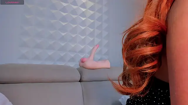 IsabellaHill  online show from 12/06/24, 10:46