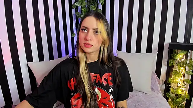 liz goth online show from 10/16/25, 01:08